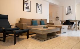 Spacious Apartment Close To The Sea And The City Center